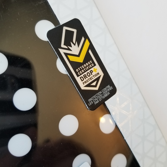 ❗OtterBox iPhone 7 Plus, Date Night  Black and White Polka Dot Case❗ - Picture 5 of 6